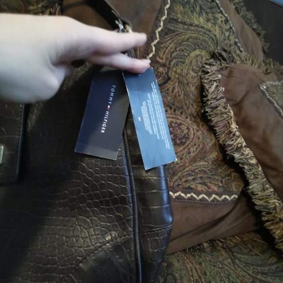 Tommy Hilfiger,  bnwt, hobo bag - Picture 4 of 4